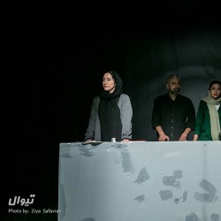 نمایش چند تکه‌ی لغزان بر لبه‌ی سران یک وضعیت پیچان | عکس