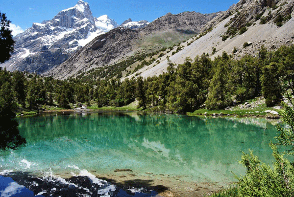 عکس گردش تاجیکستان | پیاده‌روی در کوهستان فان|