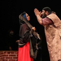 نمایش دروگبر و یک قرص نان | اجرای نمایش «در و گبر و یک قرص نان» در تالار چهارسو آغاز شد | عکس