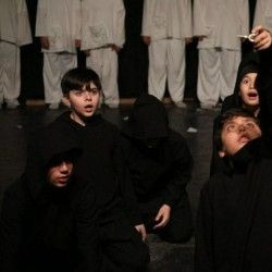 نمایش رویای درنای سربی | عکس
