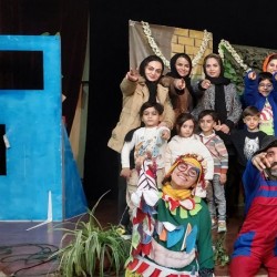 نمایش خرگوش شعبده باز | عکس