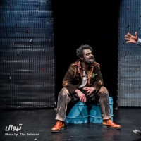 نمایش تلاش مذبوحانه ژان پل برشتوک پنجم برای تبدیل دنیا به‌جای بهتری برای زندگی | گزارش تصویری تیوال از  نمایش تلاش مذبوحانه ژان پل برشتوک پنجم برای تبدیل دنیا به‌جای بهتری / عکاس: سید ضیا الدین صفویان | عکس